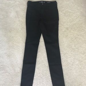 Super cute skinny black jeans!